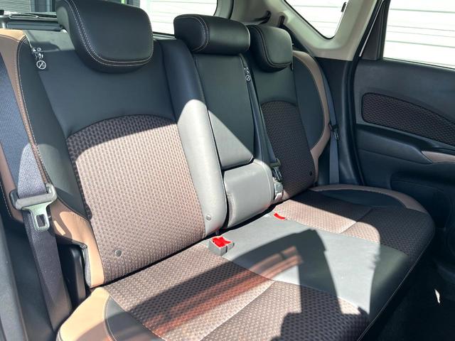 ノート ｅ－パワー　メダリスト　純正ＳＤナビ　衝突被害軽減システム　禁煙車　ハーフレザーシート　スマートキー　オートライト　オートエアコン　純正１５インチアルミ　Ｂｌｕｅｔｏｏｔｈ　ＣＤ　ＤＶＤ再生　フルセグ（9枚目）