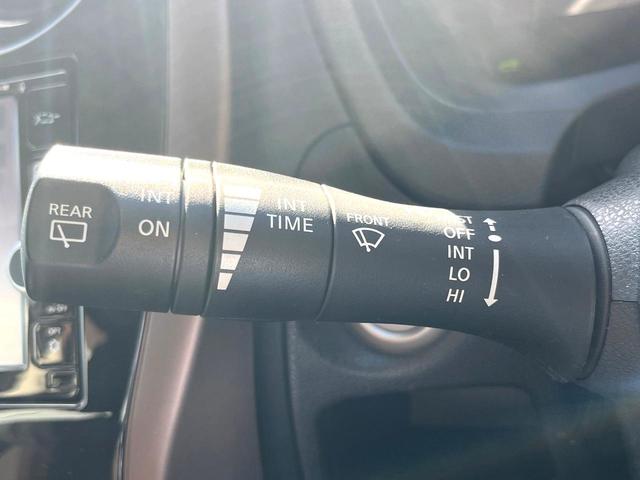 ノート ｅ－パワー　メダリスト　純正ＳＤナビ　衝突被害軽減システム　禁煙車　ハーフレザーシート　スマートキー　オートライト　オートエアコン　純正１５インチアルミ　Ｂｌｕｅｔｏｏｔｈ　ＣＤ　ＤＶＤ再生　フルセグ（30枚目）