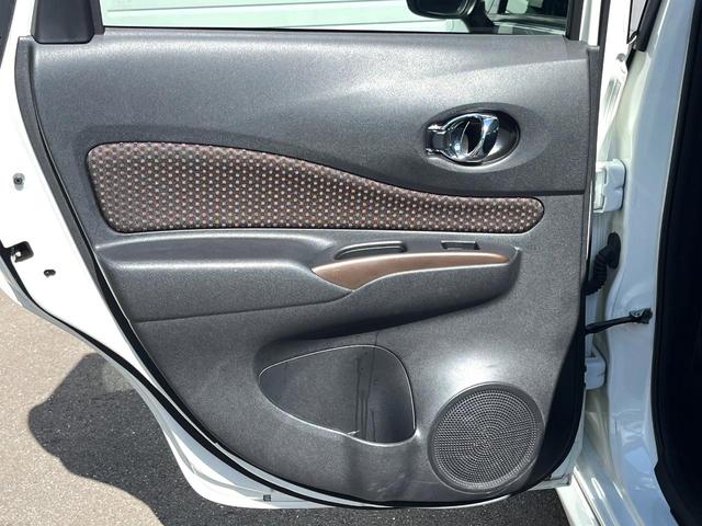 ノート ｅ－パワー　メダリスト　純正ＳＤナビ　衝突被害軽減システム　禁煙車　ハーフレザーシート　スマートキー　オートライト　オートエアコン　純正１５インチアルミ　Ｂｌｕｅｔｏｏｔｈ　ＣＤ　ＤＶＤ再生　フルセグ（41枚目）