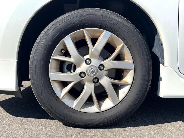 ノート ｅ－パワー　メダリスト　純正ＳＤナビ　衝突被害軽減システム　禁煙車　ハーフレザーシート　スマートキー　オートライト　オートエアコン　純正１５インチアルミ　Ｂｌｕｅｔｏｏｔｈ　ＣＤ　ＤＶＤ再生　フルセグ（54枚目）