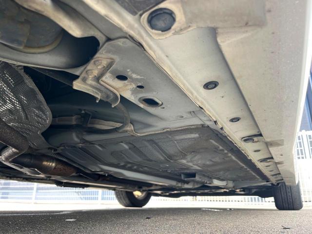 ノート ｅ－パワー　メダリスト　純正ＳＤナビ　衝突被害軽減システム　禁煙車　ハーフレザーシート　スマートキー　オートライト　オートエアコン　純正１５インチアルミ　Ｂｌｕｅｔｏｏｔｈ　ＣＤ　ＤＶＤ再生　フルセグ（56枚目）