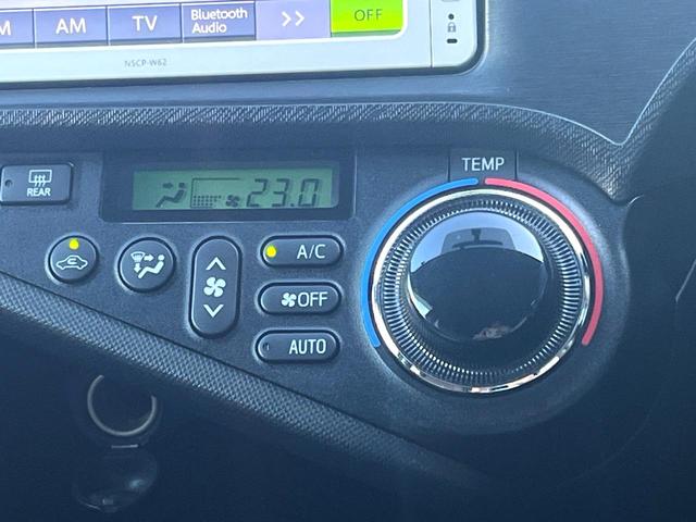アクア G 禁煙車 純正SDナビ バックカメラ スマートキー LEDヘッドライト ETC オートライト オートエアコン CD 地デジ クリアランスソナー(7枚目)