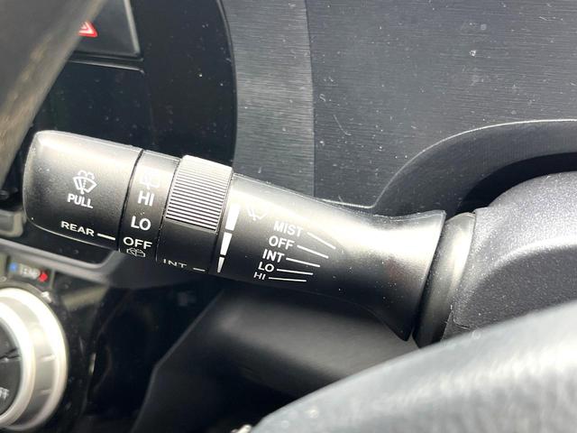 アクア Sスタイルブラック SDナビ バックカメラ 衝突被害軽減システム コーナーセンサー ETC 車線逸脱警報 オートライト オートエアコン Bluetooth CD DVD再生 フルセグ 電動格納ミラー(31枚目)