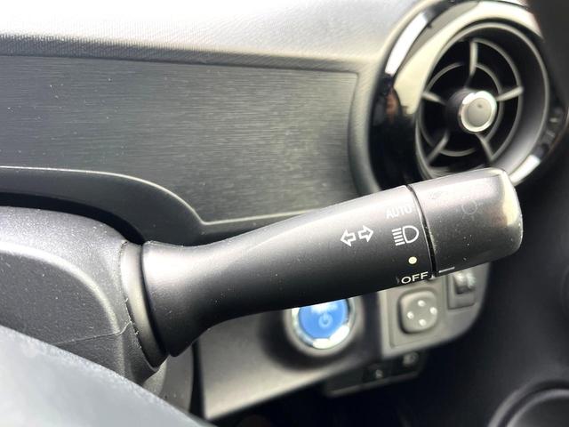 アクア Sスタイルブラック SDナビ バックカメラ 衝突被害軽減システム コーナーセンサー ETC 車線逸脱警報 オートライト オートエアコン Bluetooth CD DVD再生 フルセグ 電動格納ミラー(32枚目)