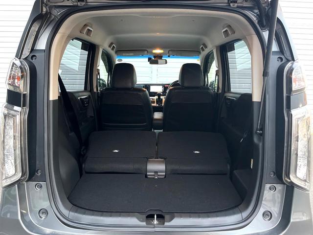 普段のお買い物や通勤、送迎等に十分な荷室スペースを確保しております。セカンドシートを倒すと、大きな荷物の積載も可能です♪