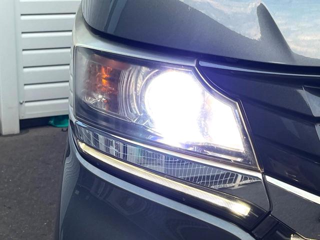 【ＨＩＤヘッドライト】非常に明るく前方を照らしてくれるので、悪天候や夜間の走行時も視界良好で安心してお乗りいただけます。