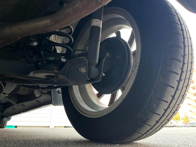 お車を安心してお乗りいただく為には、足回りの定期点検が欠かせません。サービスサポート（有償保証）では無料点検もご提供しており、安心のカーライフをお過ごしいただけるサポート体制が整っています。