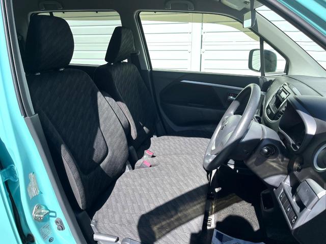 運転席シート廻りは使用感も少なく、良好な状態となっています。丁寧に使われていたことがよくわかりますね。