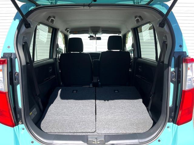 後席を格納すると、これだけの広さが！シーンに合わせたシートアレンジで、大きな荷物も積むことが出来ます♪