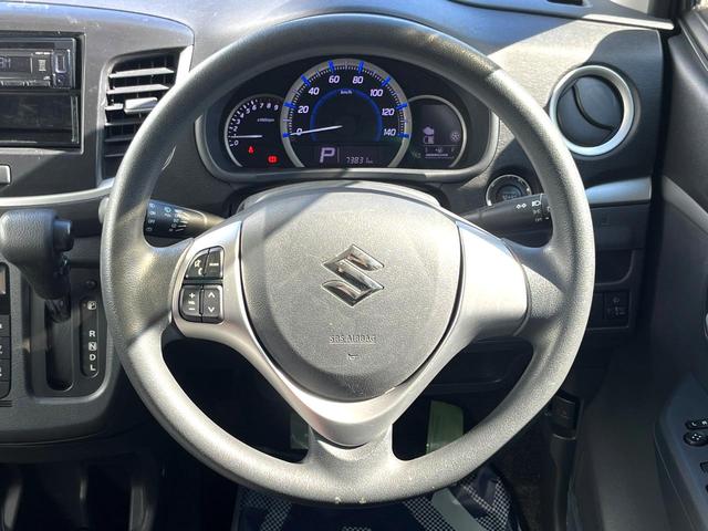 ステアリングも使用感が少なく、きれいな状態となっております♪