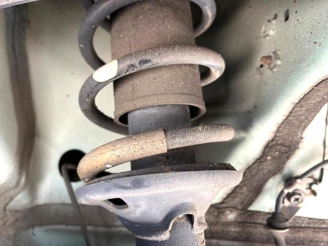 お車を安心してお乗りいただく為には、足回りの定期点検が欠かせません。サービスサポート（有償保証）では無料点検もご提供しており、安心のカーライフをお過ごしいただけるサポート体制が整っています。