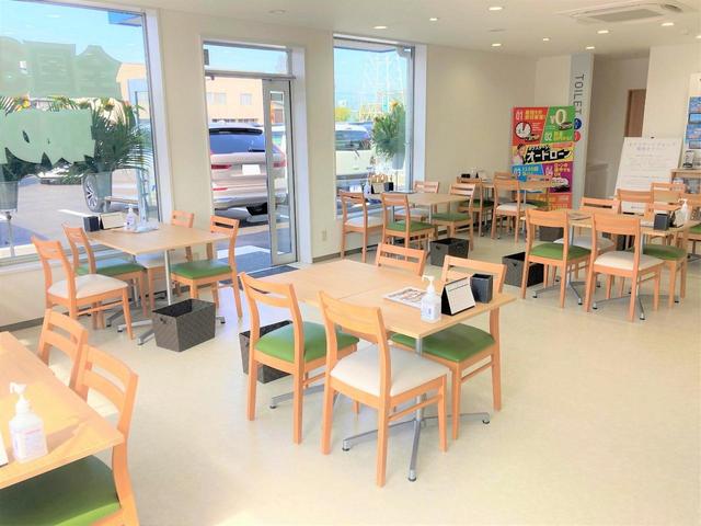 開放感のあるショールームでゆっくりとお過ごしいただけます。