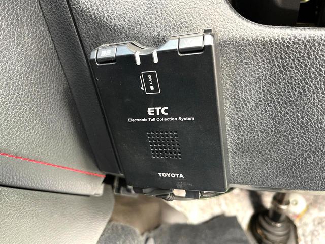 ８６ ＧＴ　バックカメラ　禁煙車　ドラレコ　スマートキー　ＨＩＤヘッド　ＥＴＣ　クルコン　純正１７インチアルミ　デュアルエアコン　Ｂｌｕｅｔｏｏｔｈ　ＣＤ　ＤＶＤ再生　フルセグ　パドルシフト（6枚目）