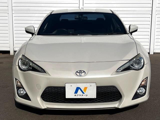 ８６ ＧＴ　バックカメラ　禁煙車　ドラレコ　スマートキー　ＨＩＤヘッド　ＥＴＣ　クルコン　純正１７インチアルミ　デュアルエアコン　Ｂｌｕｅｔｏｏｔｈ　ＣＤ　ＤＶＤ再生　フルセグ　パドルシフト（12枚目）