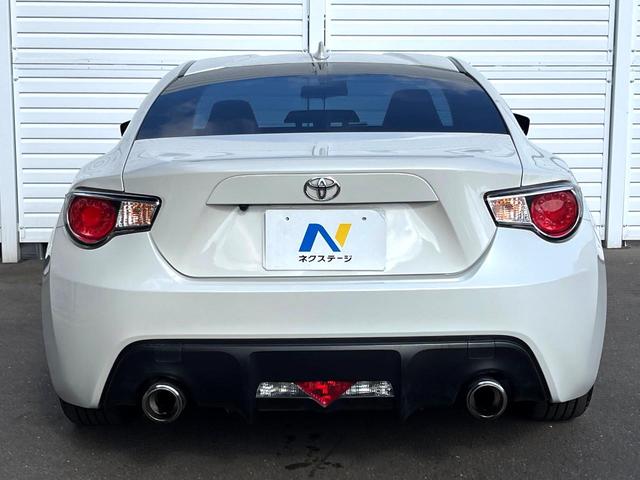 ８６ ＧＴ　バックカメラ　禁煙車　ドラレコ　スマートキー　ＨＩＤヘッド　ＥＴＣ　クルコン　純正１７インチアルミ　デュアルエアコン　Ｂｌｕｅｔｏｏｔｈ　ＣＤ　ＤＶＤ再生　フルセグ　パドルシフト（13枚目）