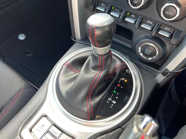 ８６ ＧＴ　バックカメラ　禁煙車　ドラレコ　スマートキー　ＨＩＤヘッド　ＥＴＣ　クルコン　純正１７インチアルミ　デュアルエアコン　Ｂｌｕｅｔｏｏｔｈ　ＣＤ　ＤＶＤ再生　フルセグ　パドルシフト（27枚目）