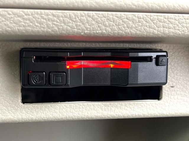 アルトラパン Ｓ　衝突被害軽減システム　禁煙車　シートヒーター　スマートキー　ＨＩＤヘッド　ＥＴＣ　オートライト　Ｂｌｕｅｔｏｏｔｈ　ＣＤ　ＤＶＤ再生　フルセグ（7枚目）