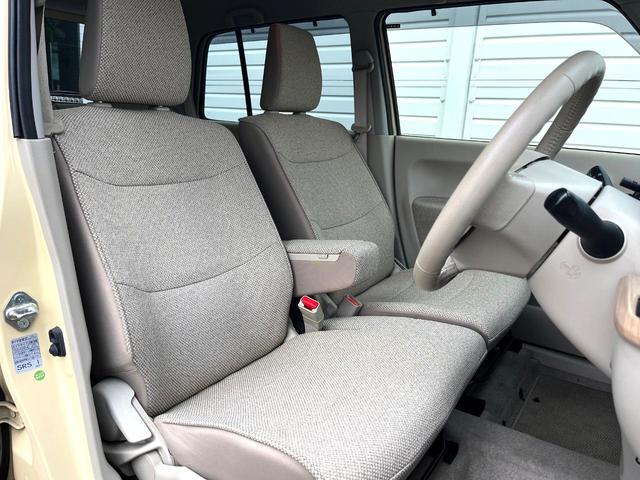 アルトラパン Ｓ　衝突被害軽減システム　禁煙車　シートヒーター　スマートキー　ＨＩＤヘッド　ＥＴＣ　オートライト　Ｂｌｕｅｔｏｏｔｈ　ＣＤ　ＤＶＤ再生　フルセグ（8枚目）