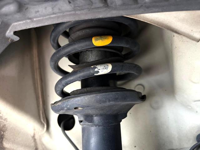 アルトラパン Ｓ　衝突被害軽減システム　禁煙車　シートヒーター　スマートキー　ＨＩＤヘッド　ＥＴＣ　オートライト　Ｂｌｕｅｔｏｏｔｈ　ＣＤ　ＤＶＤ再生　フルセグ（20枚目）