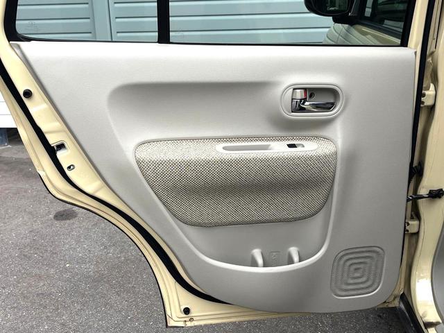 アルトラパン Ｓ　衝突被害軽減システム　禁煙車　シートヒーター　スマートキー　ＨＩＤヘッド　ＥＴＣ　オートライト　Ｂｌｕｅｔｏｏｔｈ　ＣＤ　ＤＶＤ再生　フルセグ（39枚目）