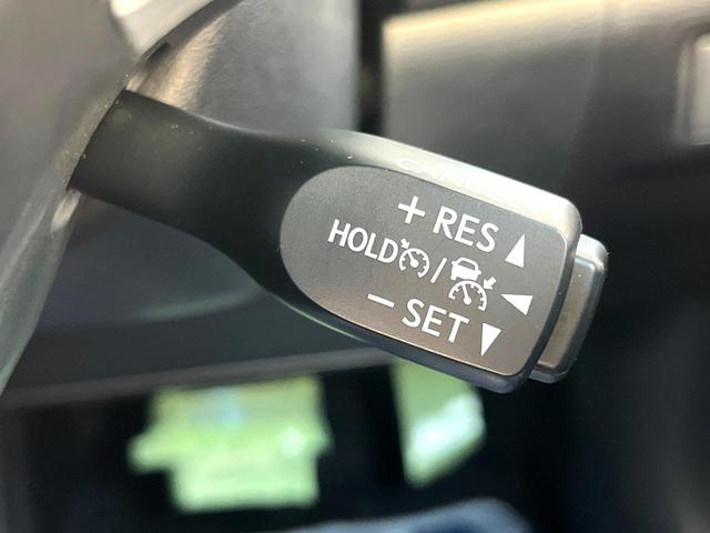 ハリアー プレミアム バックカメラ レーダークルーズ 電動リアゲート ハーフレザーシート パワーシート スマートキー LEDヘッド ビルトインETC 純正18インチアルミ オートライト デュアルエアコン(5枚目)