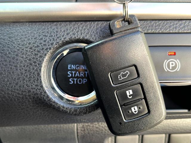 ハリアー プレミアム バックカメラ レーダークルーズ 電動リアゲート ハーフレザーシート パワーシート スマートキー LEDヘッド ビルトインETC 純正18インチアルミ オートライト デュアルエアコン(7枚目)