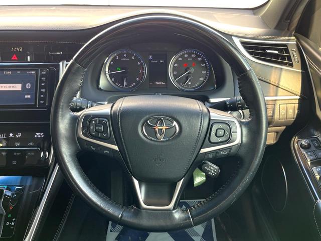 ハリアー プレミアム バックカメラ レーダークルーズ 電動リアゲート ハーフレザーシート パワーシート スマートキー LEDヘッド ビルトインETC 純正18インチアルミ オートライト デュアルエアコン(11枚目)