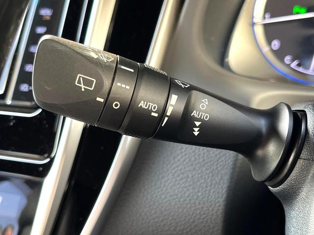 ハリアー プレミアム バックカメラ レーダークルーズ 電動リアゲート ハーフレザーシート パワーシート スマートキー LEDヘッド ビルトインETC 純正18インチアルミ オートライト デュアルエアコン(28枚目)