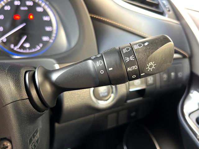 ハリアー プレミアム バックカメラ レーダークルーズ 電動リアゲート ハーフレザーシート パワーシート スマートキー LEDヘッド ビルトインETC 純正18インチアルミ オートライト デュアルエアコン(29枚目)