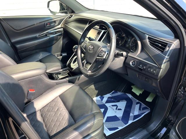 ハリアー プレミアム バックカメラ レーダークルーズ 電動リアゲート ハーフレザーシート パワーシート スマートキー LEDヘッド ビルトインETC 純正18インチアルミ オートライト デュアルエアコン(32枚目)