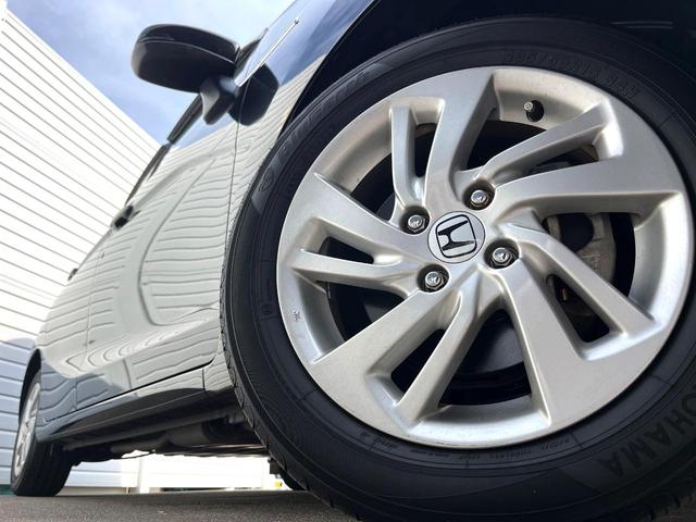 フィットハイブリッド Lパッケージ バックカメラ 禁煙車 ドラレコ スマートキー LEDヘッド ETC クルコン 純正15インチアルミ オートライト オートエアコン Bluetooth CD 地デジ(13枚目)