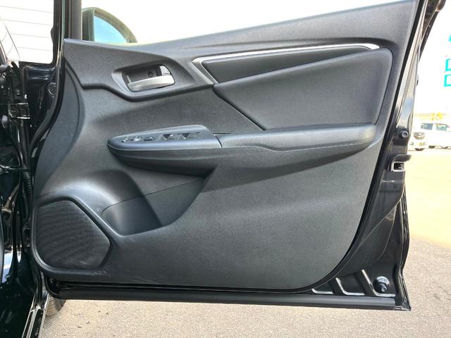 フィットハイブリッド Lパッケージ バックカメラ 禁煙車 ドラレコ スマートキー LEDヘッド ETC クルコン 純正15インチアルミ オートライト オートエアコン Bluetooth CD 地デジ(42枚目)