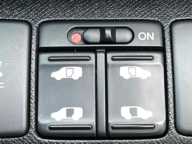 ステップワゴンスパーダ Z 両側電動ドア SDナビ バックカメラ スマートキー HIDヘッド ETC クルコン 純正16インチアルミ オートライト オートエアコン Bluetooth CD DVD再生 フルセグ(6枚目)