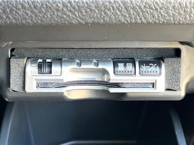 アルファード 240S タイプゴールドII サンルーフ エアロ 両側電動ドア 後席モニター バックカメラ 電動リアゲート ハーフレザーシート コーナーセンサー スマートキー HIDヘッド ビルトインETC 純正18インチアルミ オートライト(27枚目)