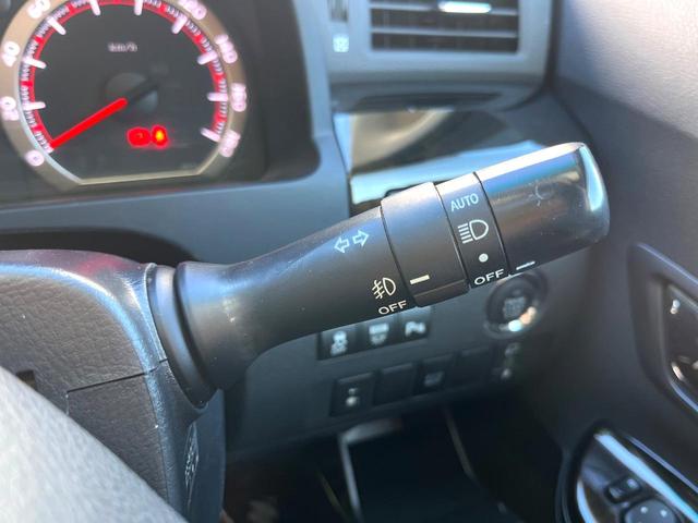 アルファード 240S タイプゴールドII サンルーフ エアロ 両側電動ドア 後席モニター バックカメラ 電動リアゲート ハーフレザーシート コーナーセンサー スマートキー HIDヘッド ビルトインETC 純正18インチアルミ オートライト(29枚目)