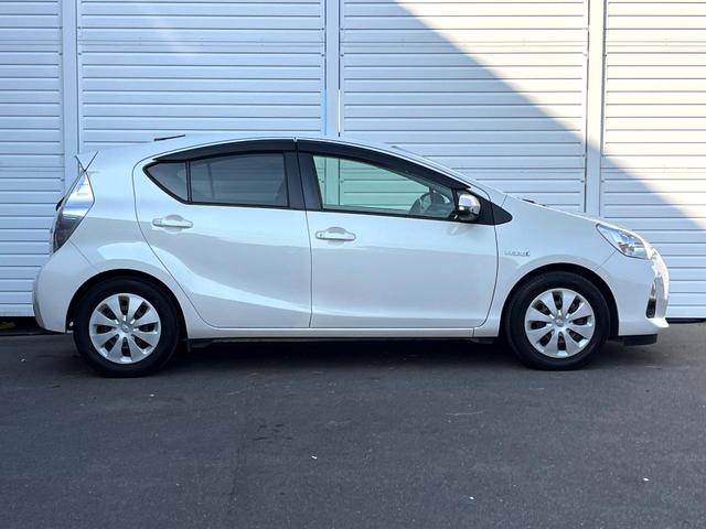 アクア G スマートキー オートライト オートエアコン CD(46枚目)