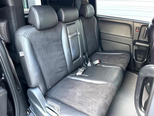 フリードハイブリッド ジャストセレクション　両側電動ドア　純正ＳＤナビ　バックカメラ　禁煙車　スマートキー　ＨＩＤヘッド　ＥＴＣ　クルコン　オートライト　オートエアコン　ＣＤ　ＤＶＤ再生　地デジ（8枚目）