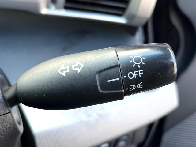 フリードハイブリッド ジャストセレクション　両側電動ドア　純正ＳＤナビ　バックカメラ　禁煙車　スマートキー　ＨＩＤヘッド　ＥＴＣ　クルコン　オートライト　オートエアコン　ＣＤ　ＤＶＤ再生　地デジ（30枚目）