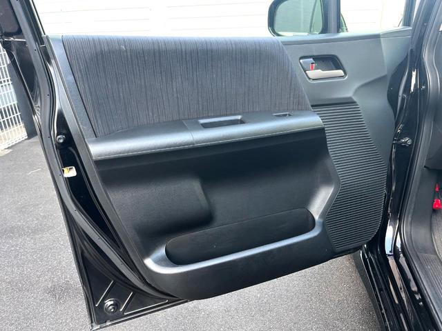 フリードハイブリッド ジャストセレクション　両側電動ドア　純正ＳＤナビ　バックカメラ　禁煙車　スマートキー　ＨＩＤヘッド　ＥＴＣ　クルコン　オートライト　オートエアコン　ＣＤ　ＤＶＤ再生　地デジ（40枚目）