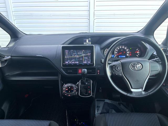 ヴォクシー ＺＳ　煌ＩＩ　両側電動ドア　純正ＳＤナビ　バックカメラ　衝突被害軽減システム　コーナーセンサー　スマートキー　ＬＥＤヘッド　ＥＴＣ　純正１６インチアルミ　オートライト　デュアルエアコン　Ｂｌｕｅｔｏｏｔｈ　ＣＤ（2枚目）