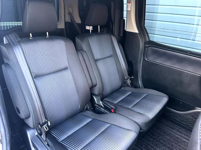 ヴォクシー ＺＳ　煌ＩＩ　両側電動ドア　純正ＳＤナビ　バックカメラ　衝突被害軽減システム　コーナーセンサー　スマートキー　ＬＥＤヘッド　ＥＴＣ　純正１６インチアルミ　オートライト　デュアルエアコン　Ｂｌｕｅｔｏｏｔｈ　ＣＤ（9枚目）