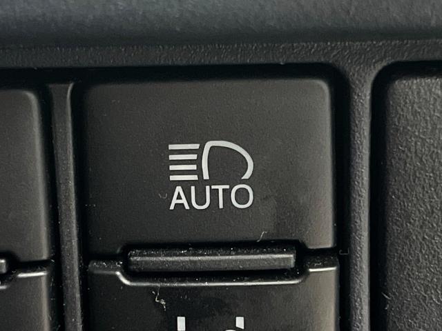 ヴォクシー ＺＳ　煌ＩＩ　両側電動ドア　純正ＳＤナビ　バックカメラ　衝突被害軽減システム　コーナーセンサー　スマートキー　ＬＥＤヘッド　ＥＴＣ　純正１６インチアルミ　オートライト　デュアルエアコン　Ｂｌｕｅｔｏｏｔｈ　ＣＤ（29枚目）