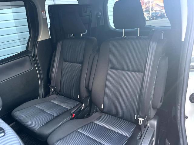 ヴォクシー ＺＳ　煌ＩＩ　両側電動ドア　純正ＳＤナビ　バックカメラ　衝突被害軽減システム　コーナーセンサー　スマートキー　ＬＥＤヘッド　ＥＴＣ　純正１６インチアルミ　オートライト　デュアルエアコン　Ｂｌｕｅｔｏｏｔｈ　ＣＤ（43枚目）