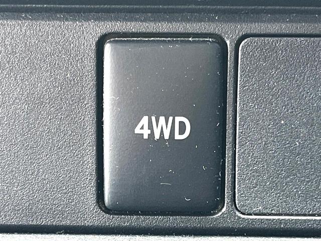 ハイゼットカーゴ クルーズターボＳＡＩＩＩ　４ＷＤ　ＭＴ車　衝突被害軽減システム　ＬＥＤヘッドライト　オートライト　ＣＤ　ＬＥＤフォグ　オートハイビーム　横滑り防止装置　純正アルミホイール　アイドリングストップ　電動格納ミラー（5枚目）