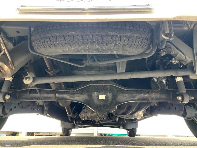 ハイゼットカーゴ クルーズターボＳＡＩＩＩ　４ＷＤ　ＭＴ車　衝突被害軽減システム　ＬＥＤヘッドライト　オートライト　ＣＤ　ＬＥＤフォグ　オートハイビーム　横滑り防止装置　純正アルミホイール　アイドリングストップ　電動格納ミラー（19枚目）