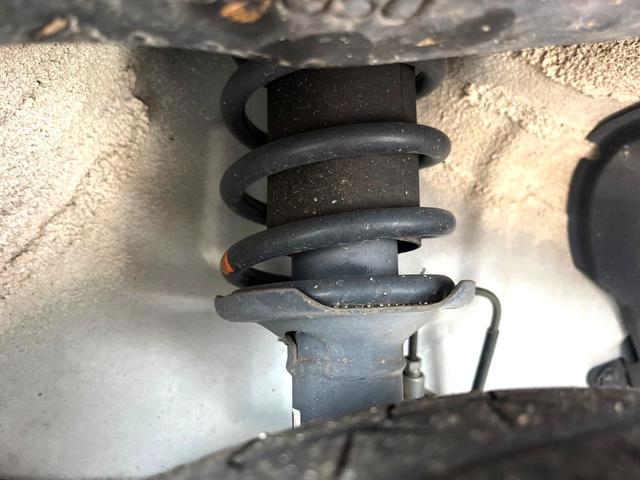 ハイゼットカーゴ クルーズターボＳＡＩＩＩ　４ＷＤ　ＭＴ車　衝突被害軽減システム　ＬＥＤヘッドライト　オートライト　ＣＤ　ＬＥＤフォグ　オートハイビーム　横滑り防止装置　純正アルミホイール　アイドリングストップ　電動格納ミラー（20枚目）