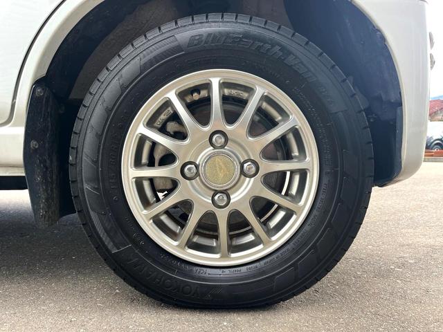 ハイゼットカーゴ クルーズターボＳＡＩＩＩ　４ＷＤ　ＭＴ車　衝突被害軽減システム　ＬＥＤヘッドライト　オートライト　ＣＤ　ＬＥＤフォグ　オートハイビーム　横滑り防止装置　純正アルミホイール　アイドリングストップ　電動格納ミラー（50枚目）