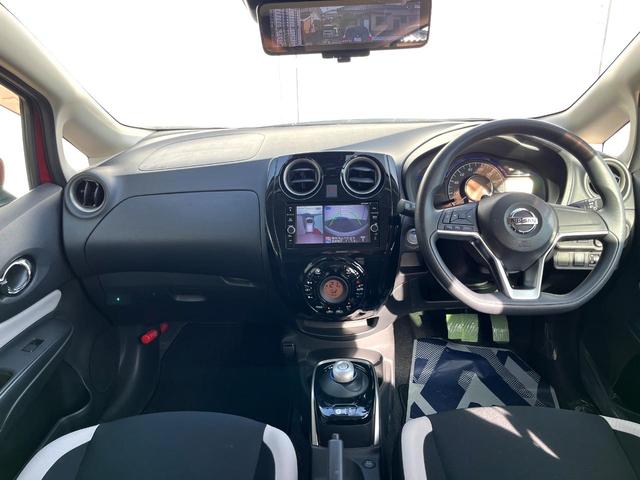 ノート ｅ－パワー　Ｘ　全周囲カメラ　衝突被害軽減システム　禁煙車　ドラレコ　コーナーセンサー　スマートキー　純正１５インチアルミ　車線逸脱警報　オートライト　オートエアコン　Ｂｌｕｅｔｏｏｔｈ　ＣＤ　ＤＶＤ再生　フルセグ（2枚目）