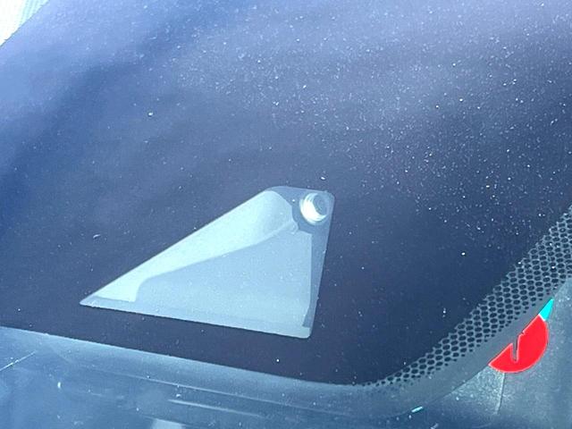 ノート ｅ－パワー　Ｘ　全周囲カメラ　衝突被害軽減システム　禁煙車　ドラレコ　コーナーセンサー　スマートキー　純正１５インチアルミ　車線逸脱警報　オートライト　オートエアコン　Ｂｌｕｅｔｏｏｔｈ　ＣＤ　ＤＶＤ再生　フルセグ（3枚目）