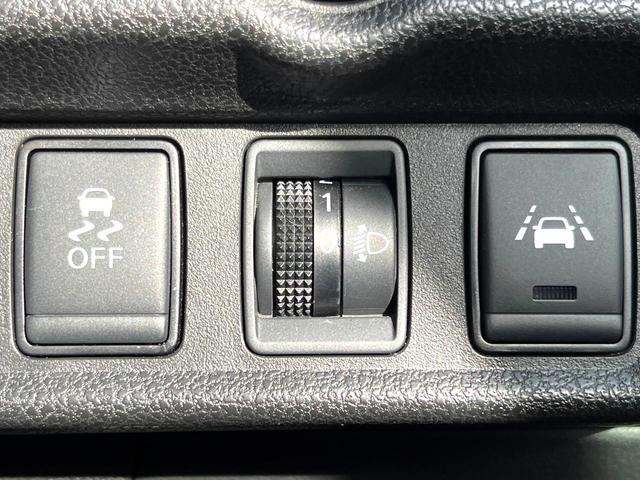 ノート ｅ－パワー　Ｘ　全周囲カメラ　衝突被害軽減システム　禁煙車　ドラレコ　コーナーセンサー　スマートキー　純正１５インチアルミ　車線逸脱警報　オートライト　オートエアコン　Ｂｌｕｅｔｏｏｔｈ　ＣＤ　ＤＶＤ再生　フルセグ（28枚目）